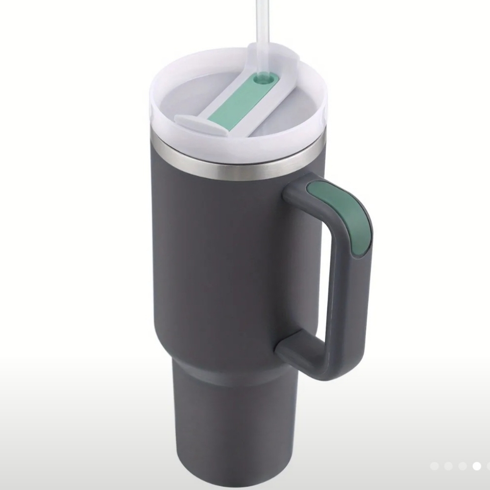 NIB 4Ooz Tumbler with Straw